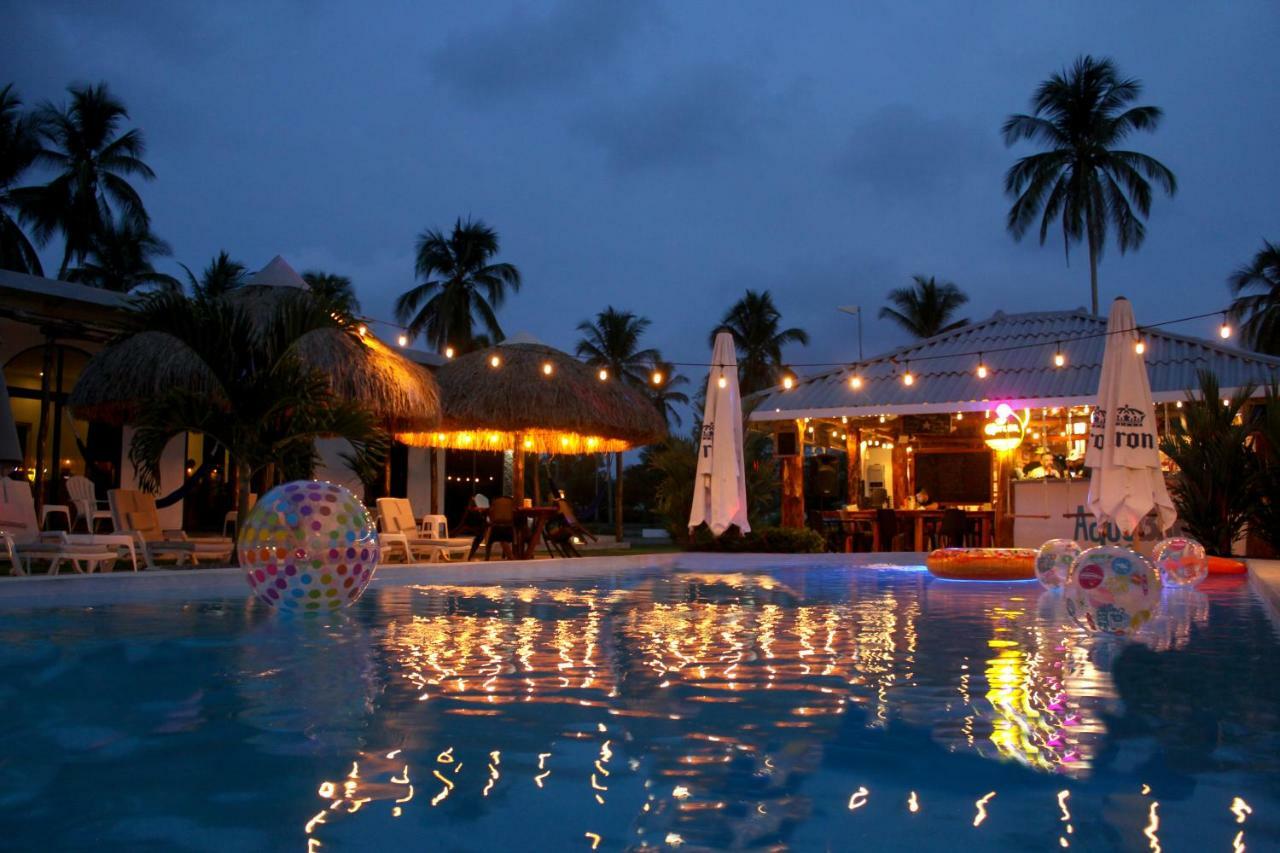 Show Pony Beach Resort And Suites Las Lajas  Buitenkant foto
